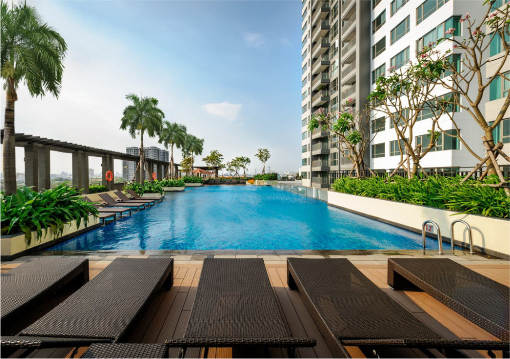 hồ bơi tại căn hộ riviera point