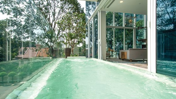 hồ bơi tại căn hộ serenity